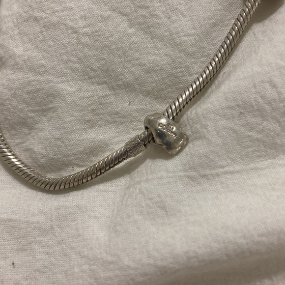 Daisy Duck Pandora Bracelet Charm - Picture 2 of 2